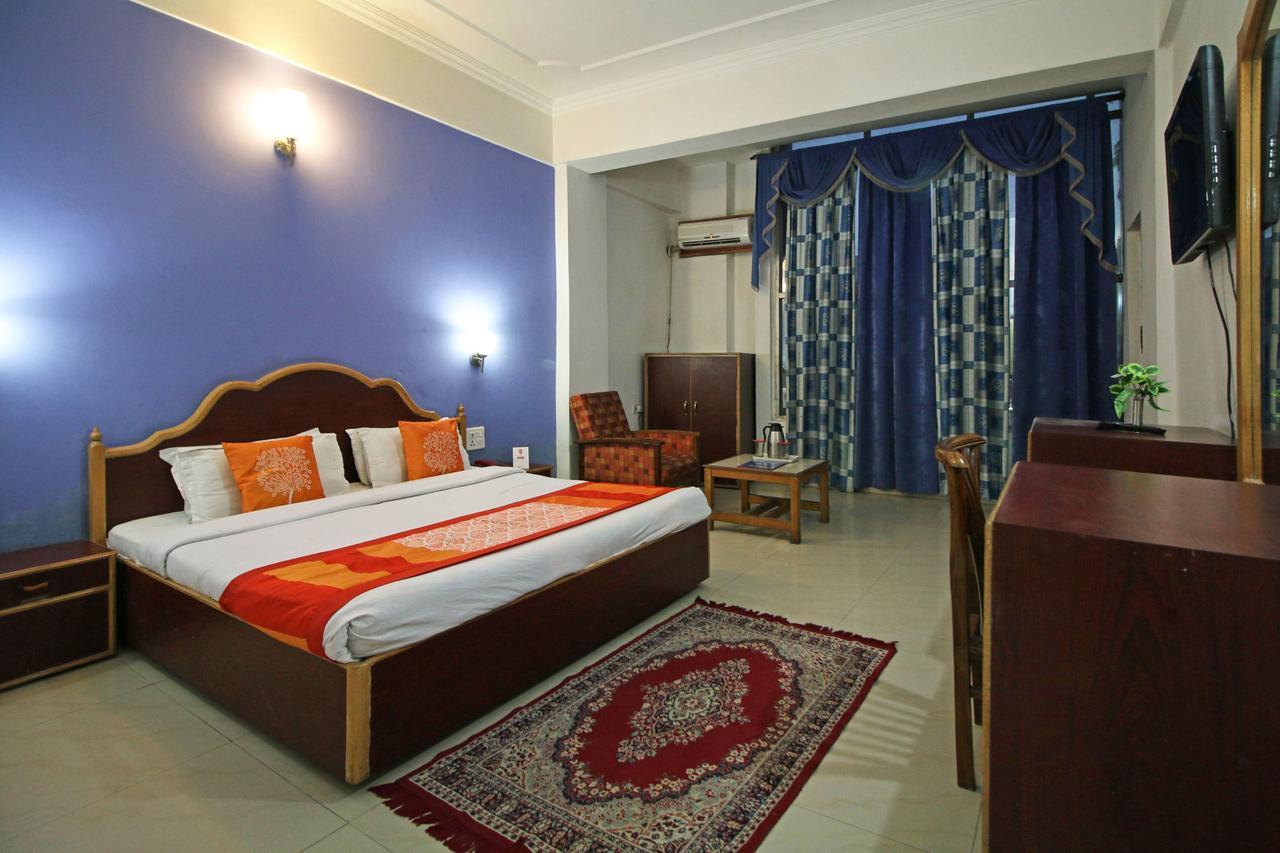 Oyo 5667 Katra Continental Hotel Exterior foto