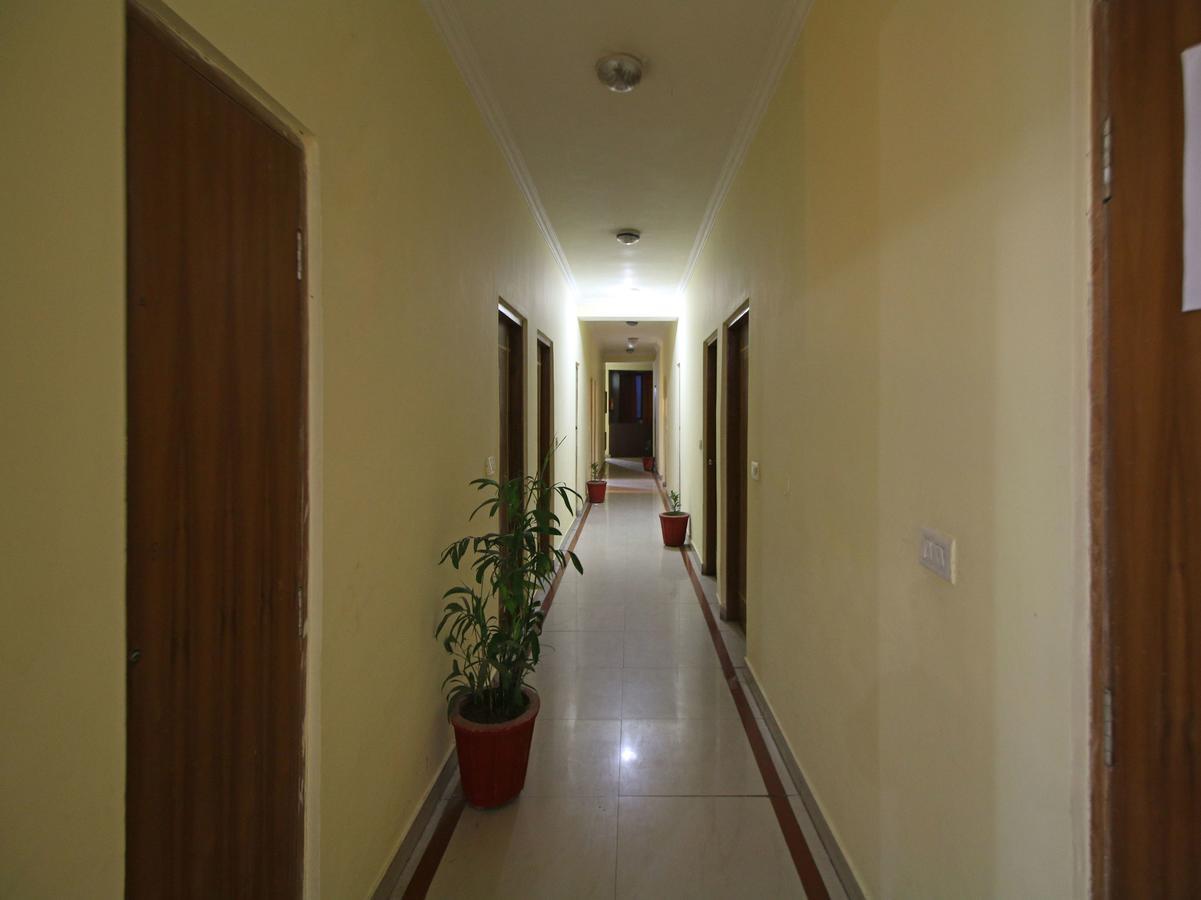 Oyo 5667 Katra Continental Hotel Exterior foto
