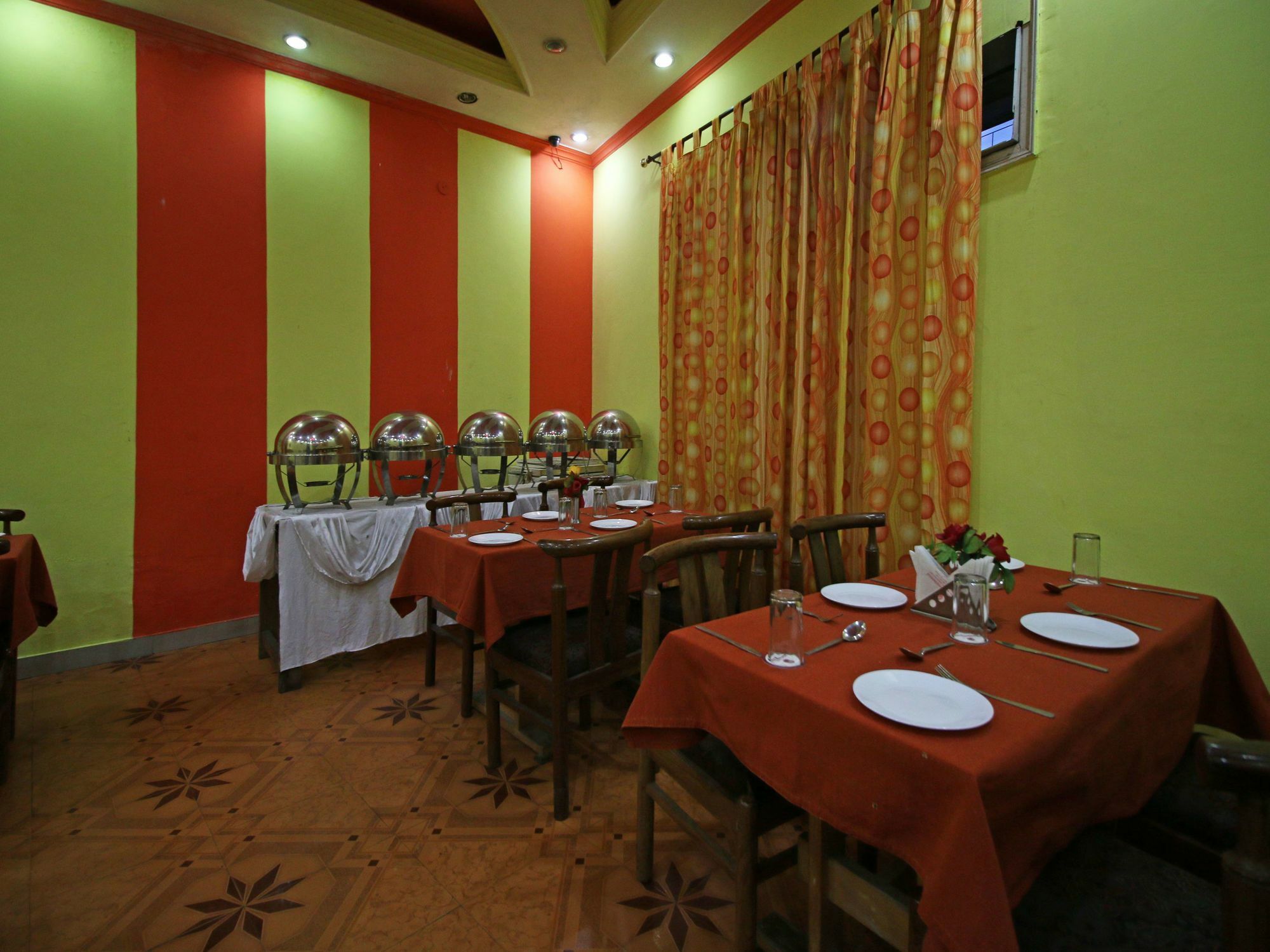 Oyo 5667 Katra Continental Hotel Exterior foto