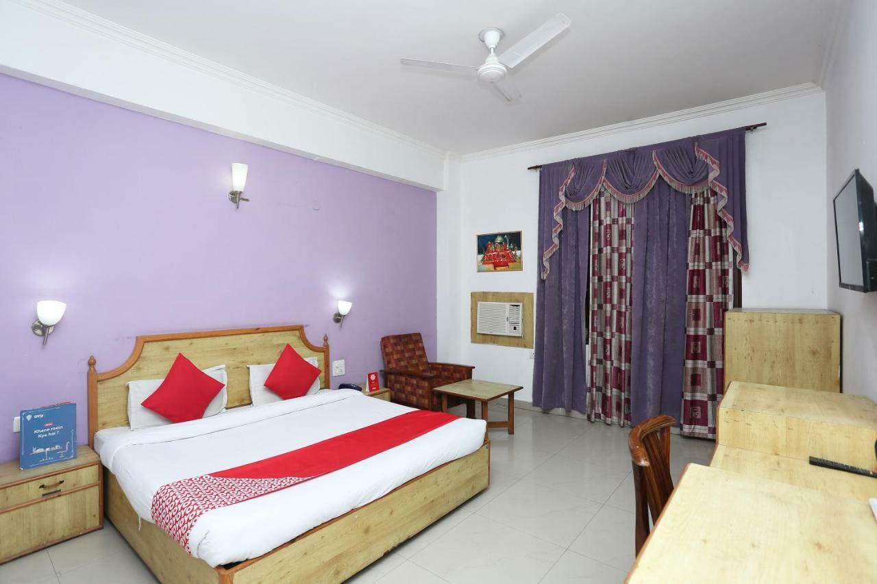 Oyo 5667 Katra Continental Hotel Exterior foto