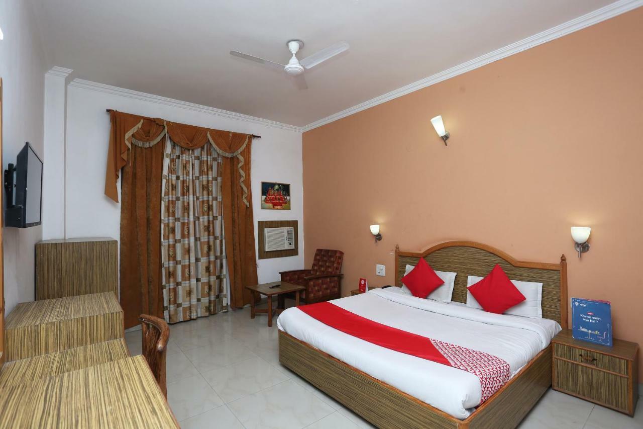 Oyo 5667 Katra Continental Hotel Exterior foto